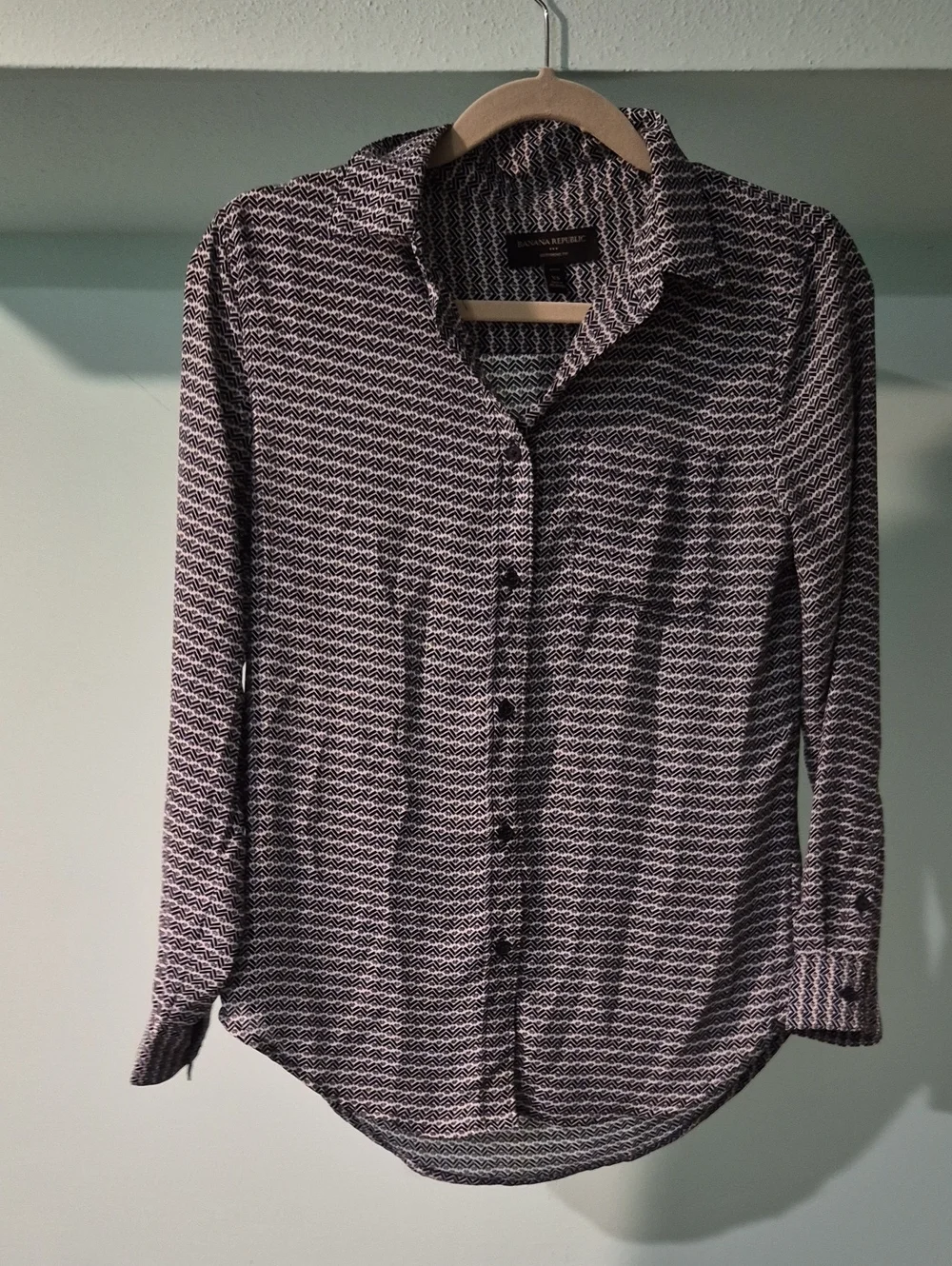 Banana Republic Navy and White Patterned Button-Down Shirt